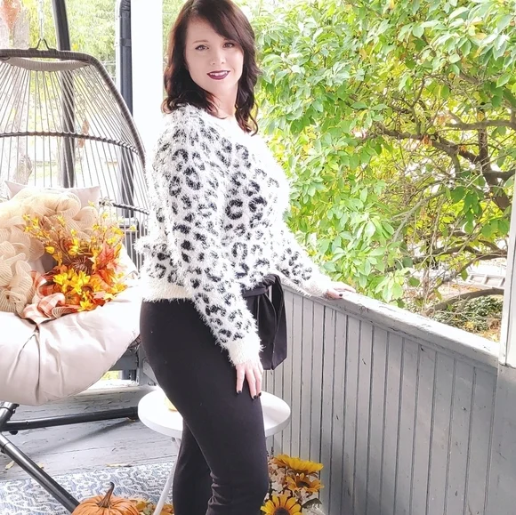 Oversized Leopard Sweater - Picture 4 of 11